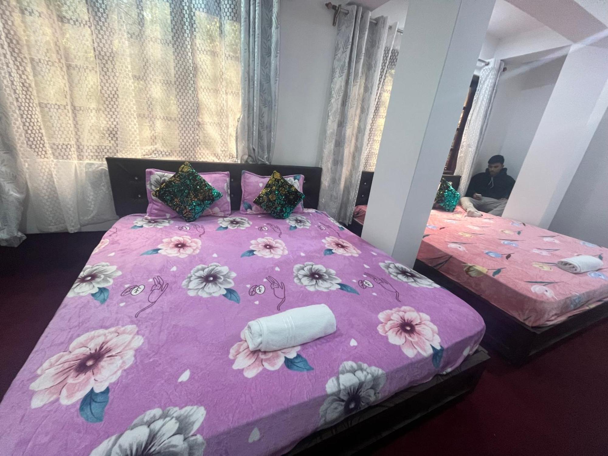 Shalom Inn Home Stay 다르질링 외부 사진