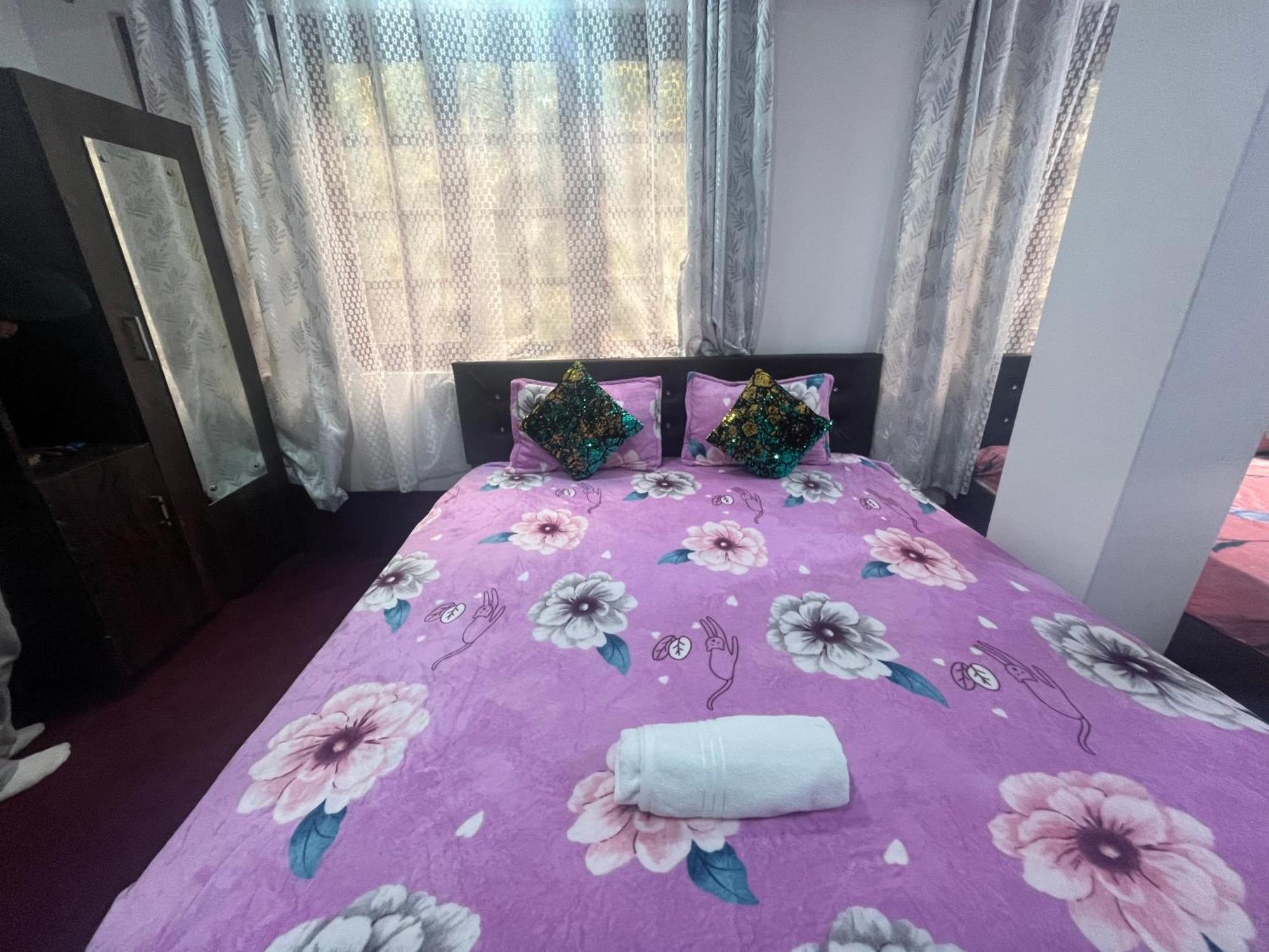 Shalom Inn Home Stay 다르질링 외부 사진